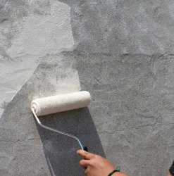 Как отделать бетонный фасад с помощью краски 