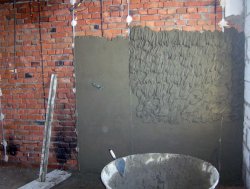 Штукатурим стену цементным раствором