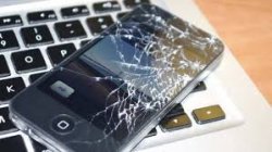Как заменить разбитый экран телефона 